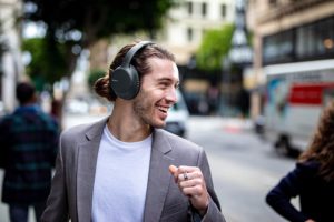 Sony noise-canceling headphones WHCH710N review